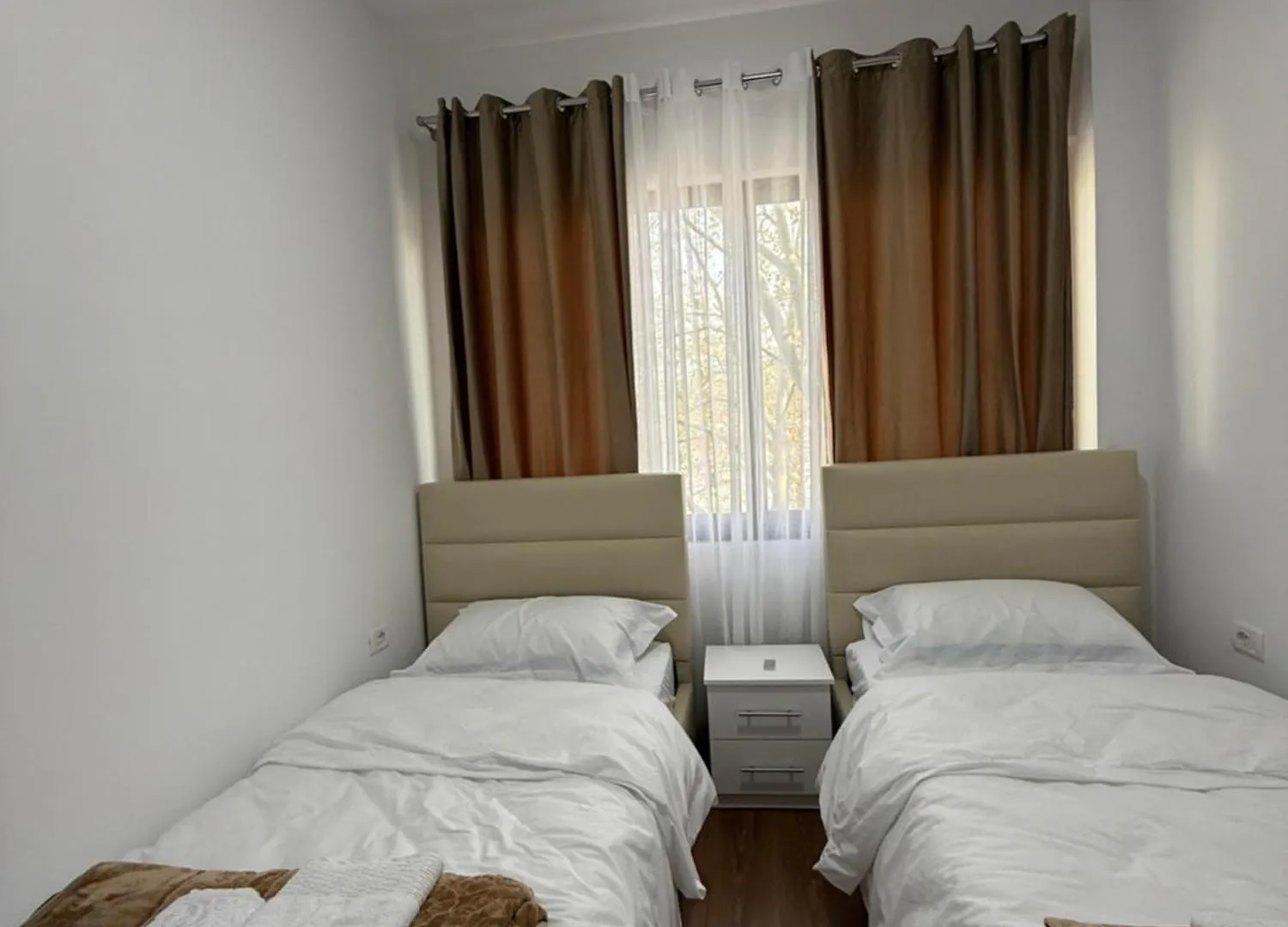 Rooms By Kevin Tirana 0*,