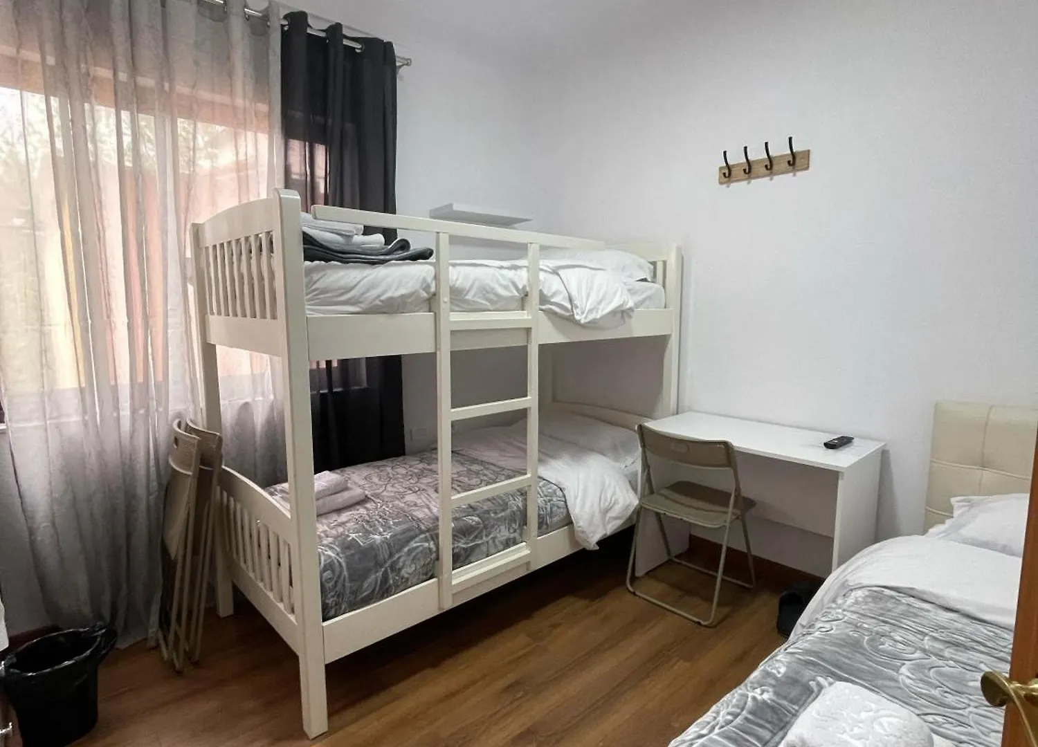 Rooms By Kevin Tirana Hostel